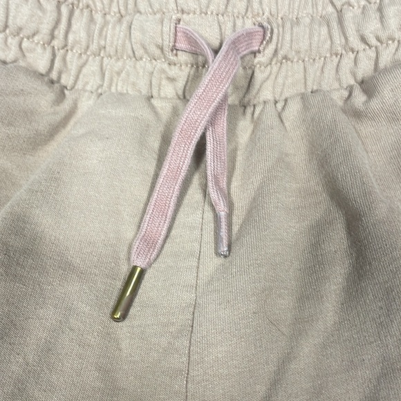 ⭐️⬇️ Gymshark shorts - Picture 6 of 8